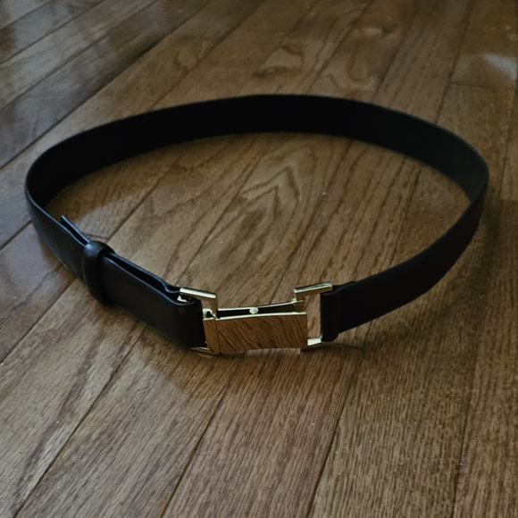 Last chance ! Authentic Gucci Gold buckle Black Leather Belt - Picture 5 of 6